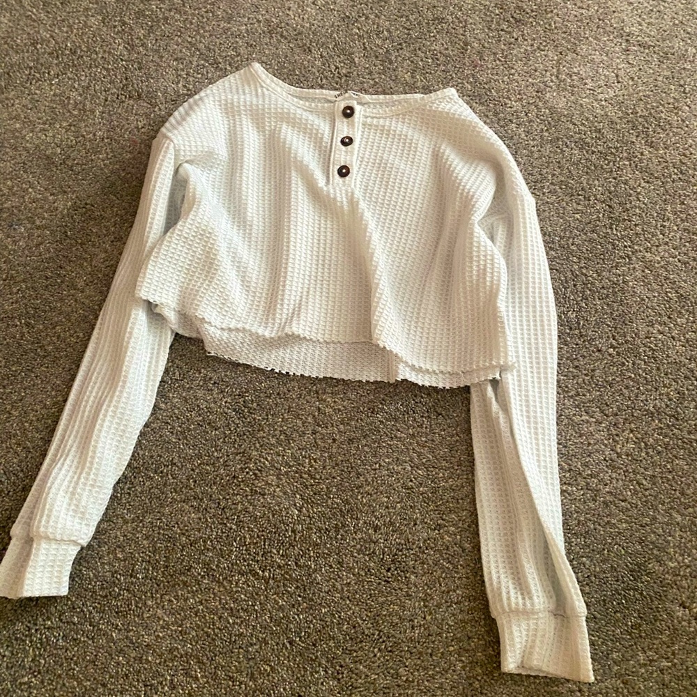 White knitted long sleeve tee, stylish
